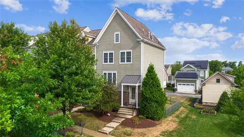 1300 Village Ln, Bridgeville, PA 15017