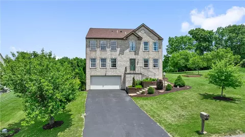 520 Potomac Dr, Washington, PA 15301