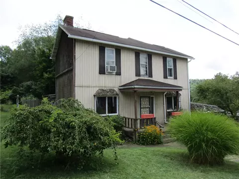 2518 Detroit St, Grapeville, PA 15634