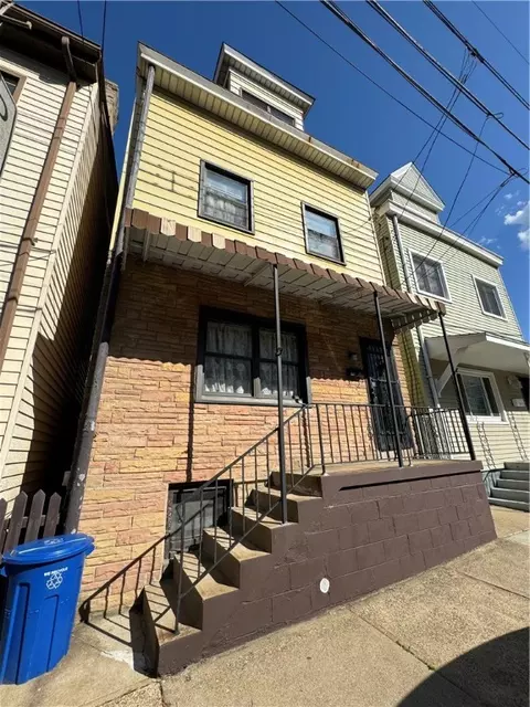 5202 Keystone St, Pittsburgh, PA 15201