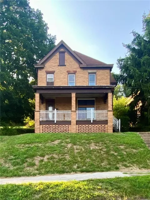 502 Locust St, Penn, PA 15675