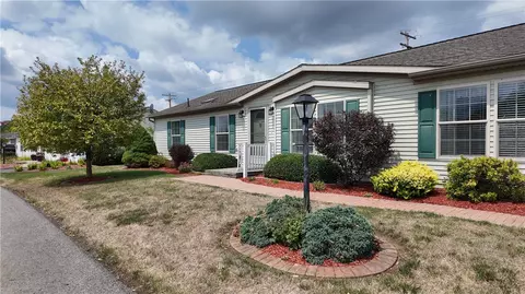 526 Chicory Ln, Mount Pleasant, PA 15666