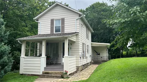 31 Line St, Sharpsville, PA 16150