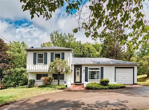 627 Westland Dr, Gibsonia, PA 15044