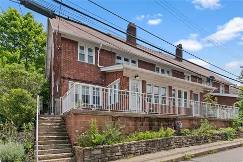 5720 Munhall Rd, Pittsburgh, PA 15217