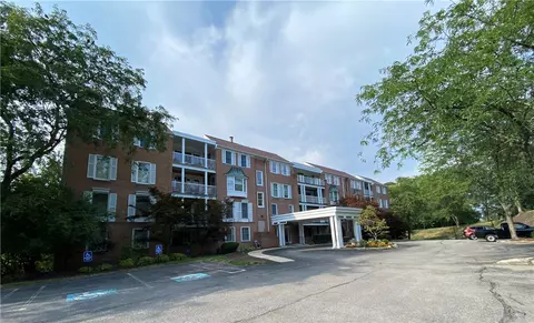 201 Kingsberry Cir #315, Pittsburgh, PA 15234