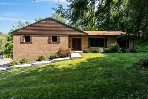 111 W Cruikshank Rd, Butler, PA 16002