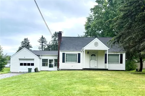 3670 Pleasant Dr, Hermitage, PA 16148