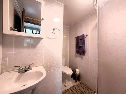 Bath - 909 S Ruby St, Derry, PA 15627 photo 1 of 2