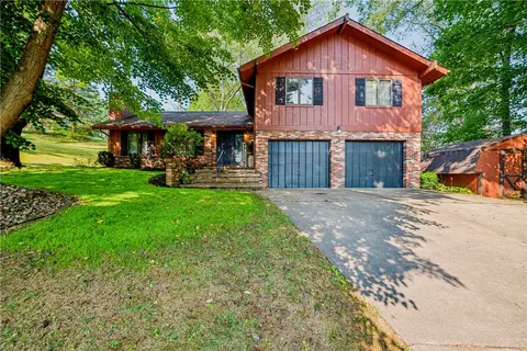 10 Ridgewood Dr, Mcdonald, PA 15057