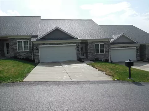 111 Dano Dr, Beaver, PA 15009