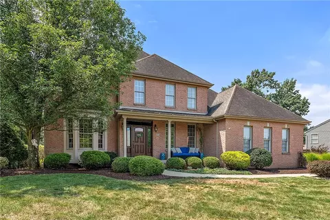 545 Dorchester Dr, Seven Fields, PA 16046