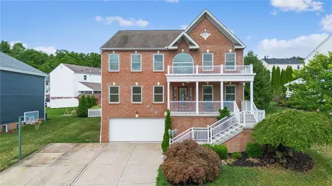 210 Redfield Dr, Oakdale, PA 15071