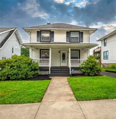 224 S Myers Ave, Sharon, PA 16146