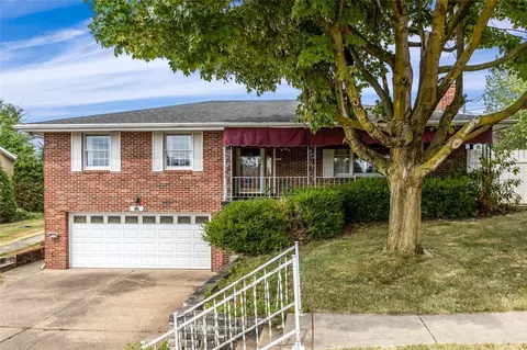 107 Silver Maple Ave, Houston, PA 15342
