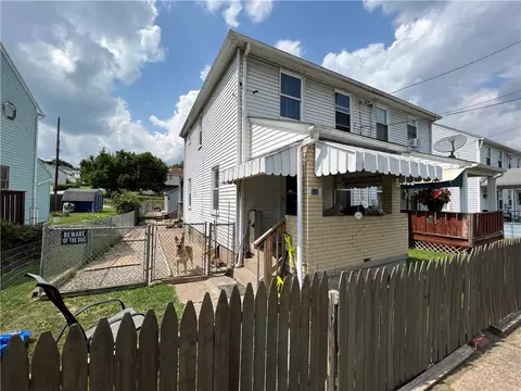 559 Farnsworth Ave, Clairton, PA 15025