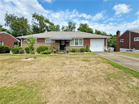 474 Longvue Dr, New Kensington, PA 15068