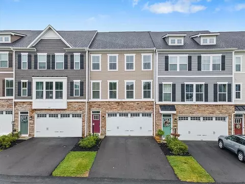 110 Rivulet Pl, Zelienople, PA 16063