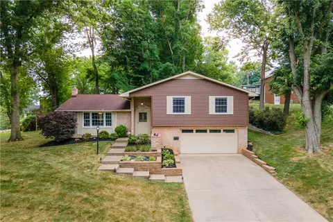 1261 Rolling Meadow Rd, Pittsburgh, PA 15241