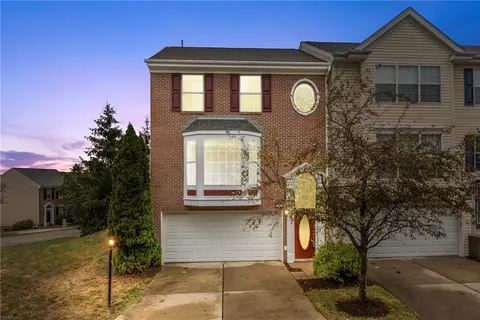 10528 Forest Hill Dr, Wexford, PA 15090