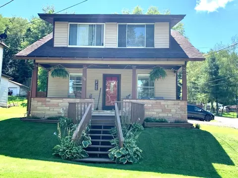 170 Frech St, Creekside, PA 15732