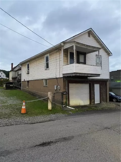 204 12 Longfellow St, Vandergrift, PA 15690