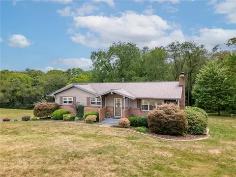 211 Laura Ln, Kittanning, PA 16201