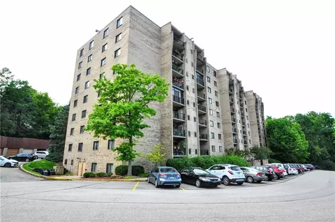 1400 Smokey Wood Dr #102, Pittsburgh, PA 15218