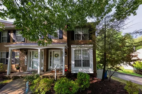 643 Newport Dr, Pittsburgh, PA 15235