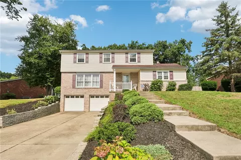 121 Westbury Dr, Coraopolis, PA 15108