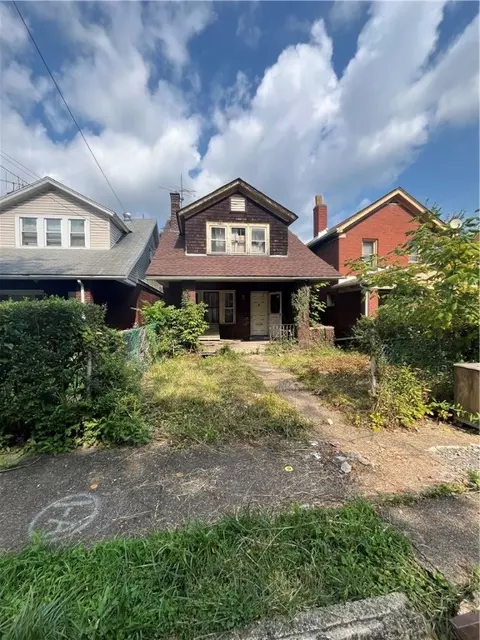 2041 Chalfant St, Pittsburgh, PA 15221