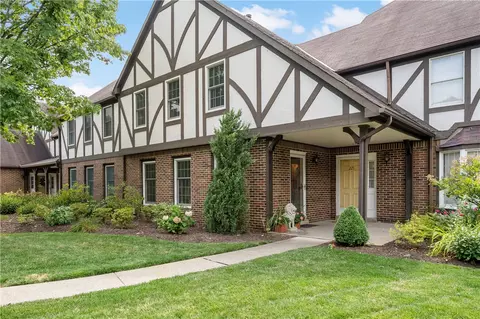 219 Allenberry Cir, Pittsburgh, PA 15234