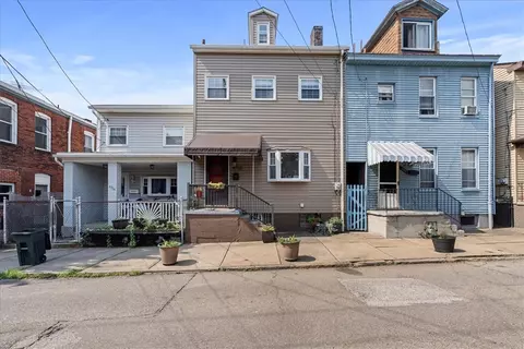 4752 Lorigan St, Pittsburgh, PA 15224
