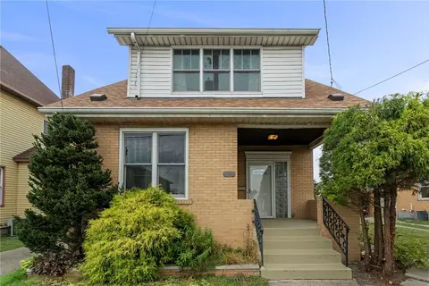 1014 Montana Ave, Natrona Heights, PA 15065