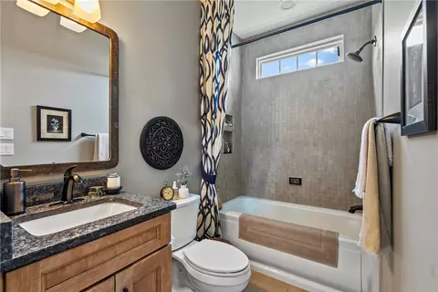 Bath - 107 Resolution Dr, Mars, PA 16046 photo 3 of 4