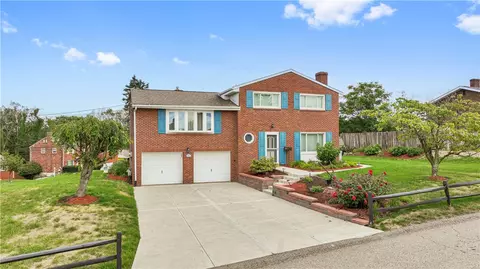 111 Lohengrin Dr, Pittsburgh, PA 15209