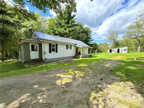 728 Bear Rocks Rd, Acme, PA 15610