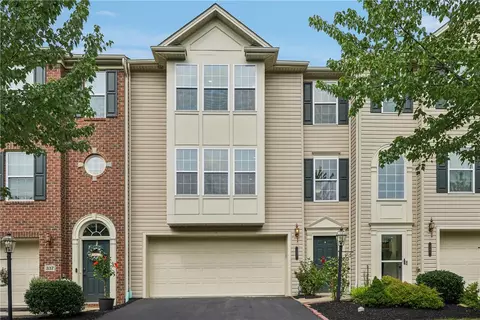 339 Maple Ridge Dr, Canonsburg, PA 15317