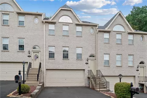 156 Terra Dr, Mckees Rocks, PA 15136