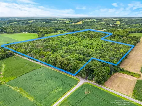 273 Lake Rd, Volant, PA 16156