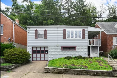 524 W 9th Ave, Tarentum, PA 15084