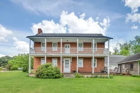 991 Baker Rd, Bridgeville, PA 15017