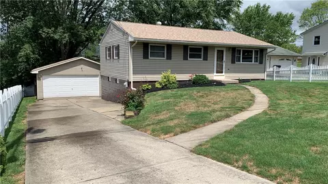 39 Dolly Ave, Jeannette, PA 15644