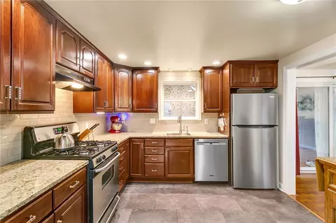 5058 Sequoia Ct, Export, PA 15632 photo 13