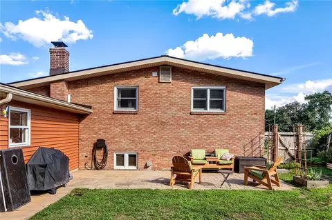 5058 Sequoia Ct, Export, PA 15632 photo 3