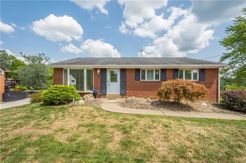 32 Hilltop Acres Rd, Washington, PA 15301