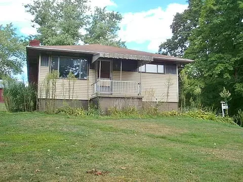315 Moore Rd, Washington, PA 15301
