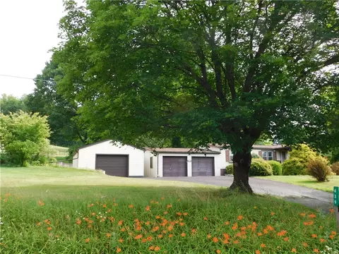 639 Bagdad, Leechburg, PA 15656