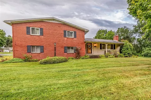 27 Buena Vis, Greenville, PA 16125