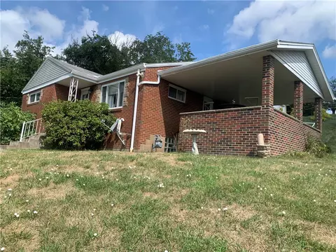 630 Saint Nicholas Dr, Donora, PA 15033